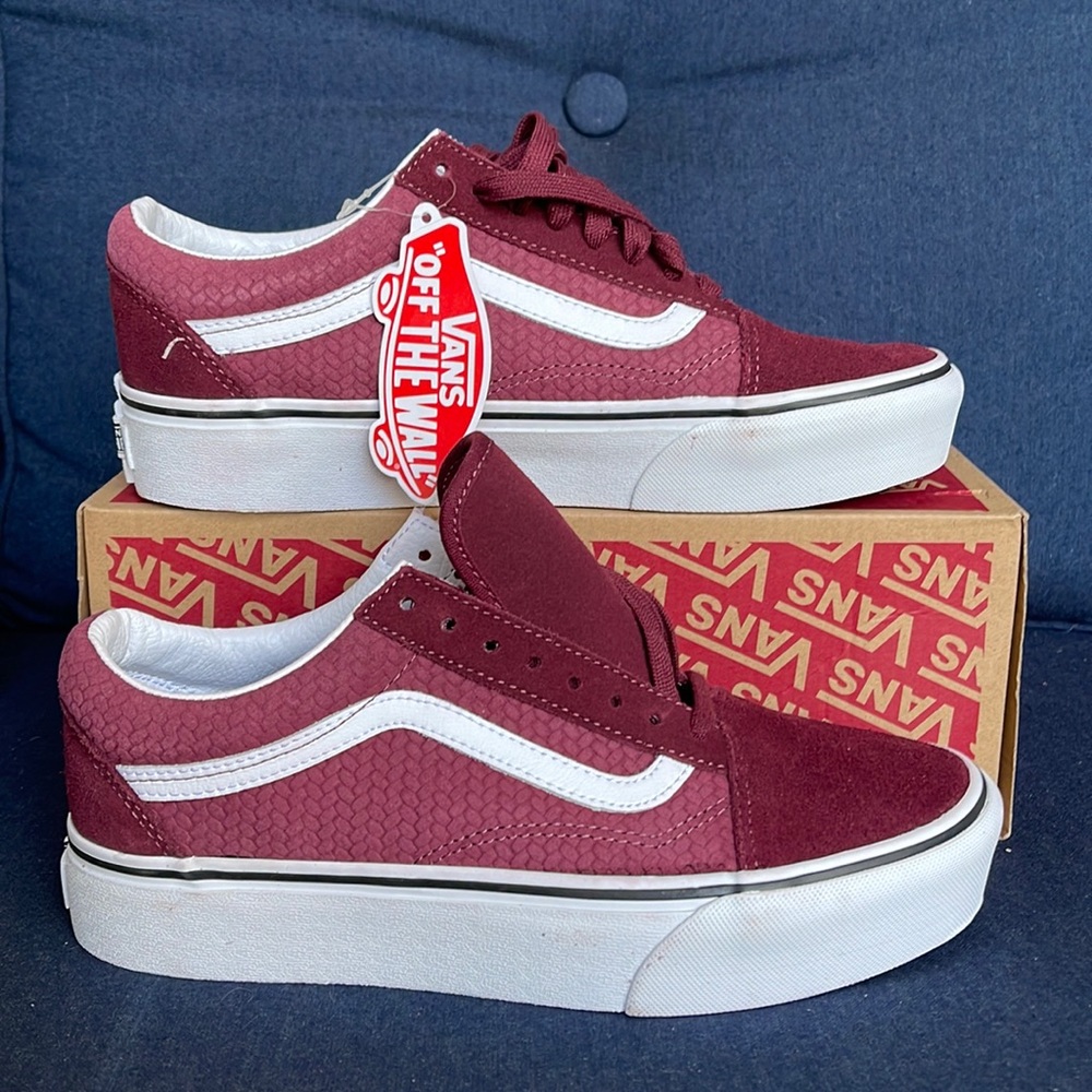 Vans Old Skool Platforms Suede Emboss WMNS